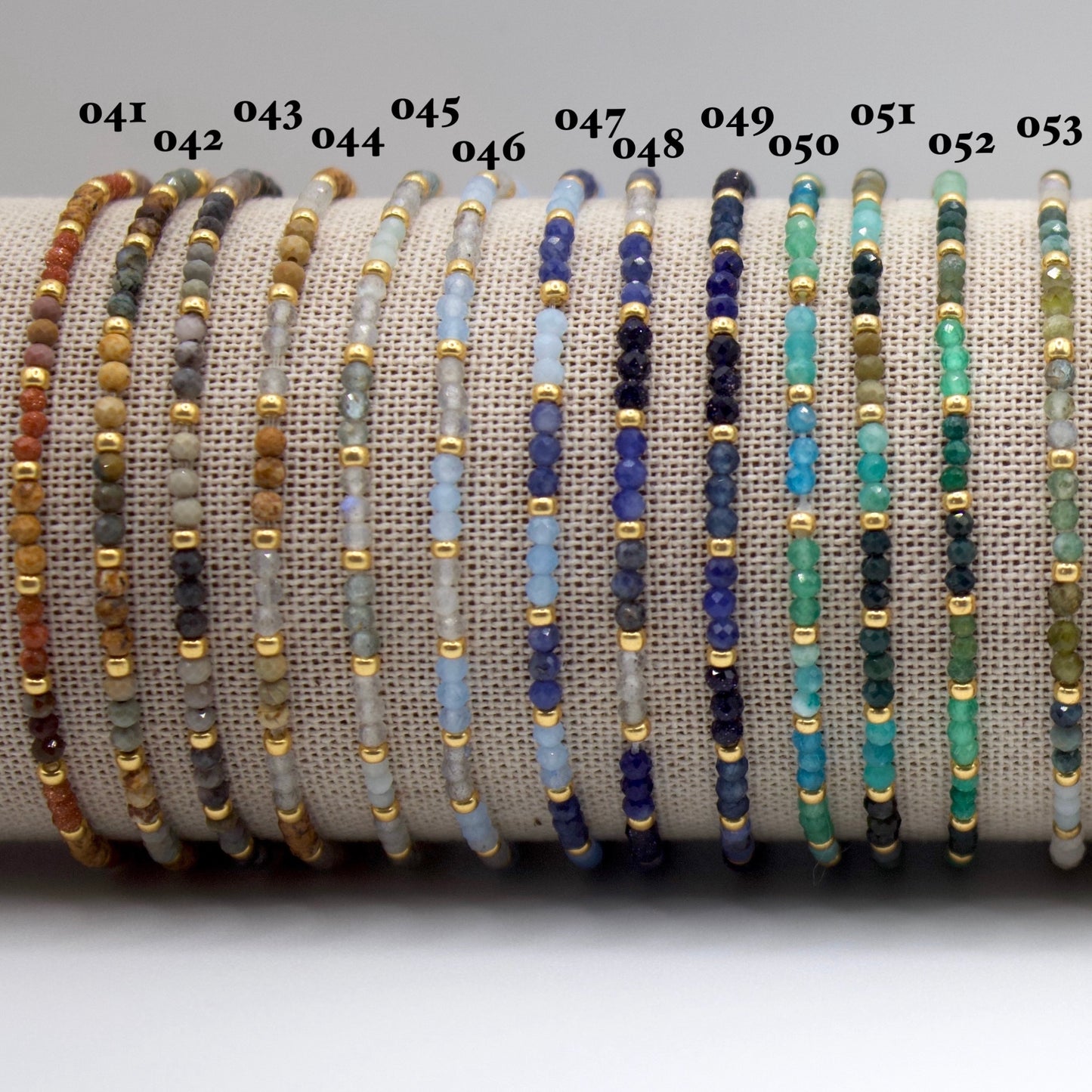 Bracelet Bella en pierres naturelles et perles dorées