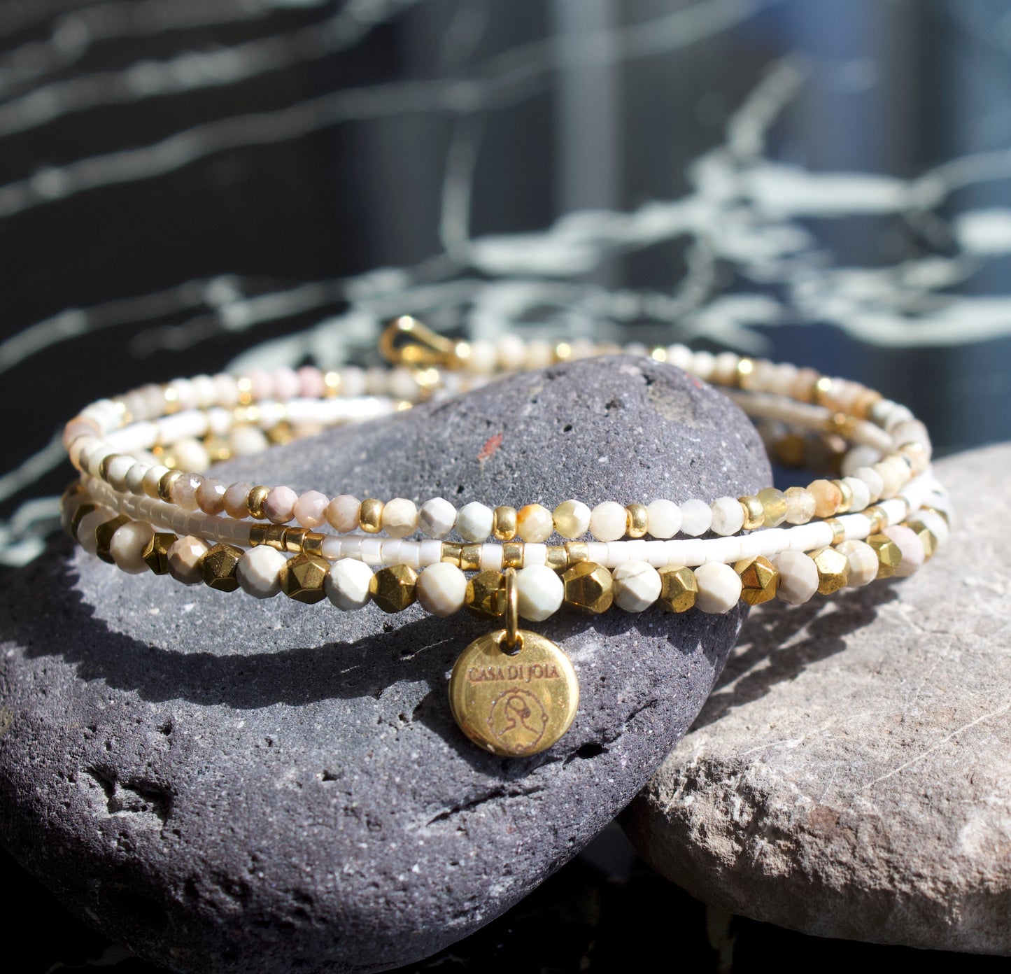 Bracelet Emma jonc 3 rangs en pierres naturelles et Miyuki doré ou argent