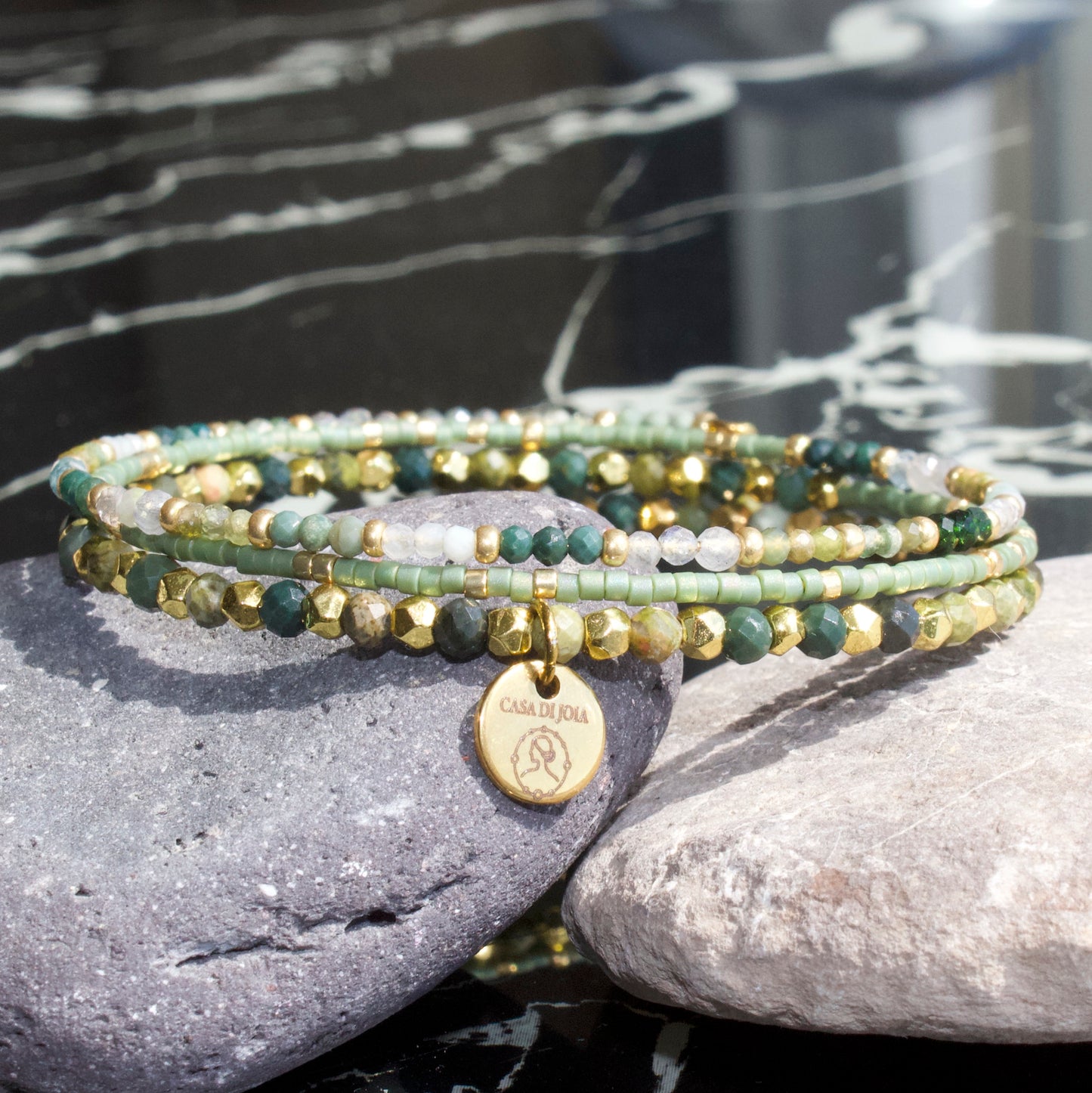 Bracelet Emma jonc 3 rangs en pierres naturelles et Miyuki doré ou argent
