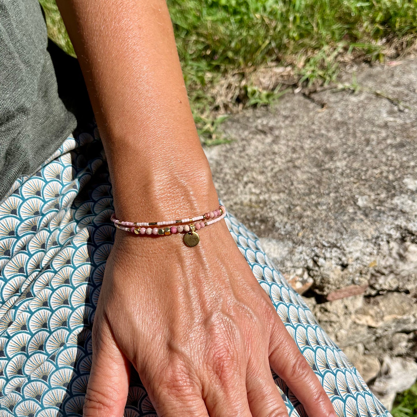 Bracelet Sandrina jonc 2 rangs en pierres naturelles et Miyuki doré ou argent