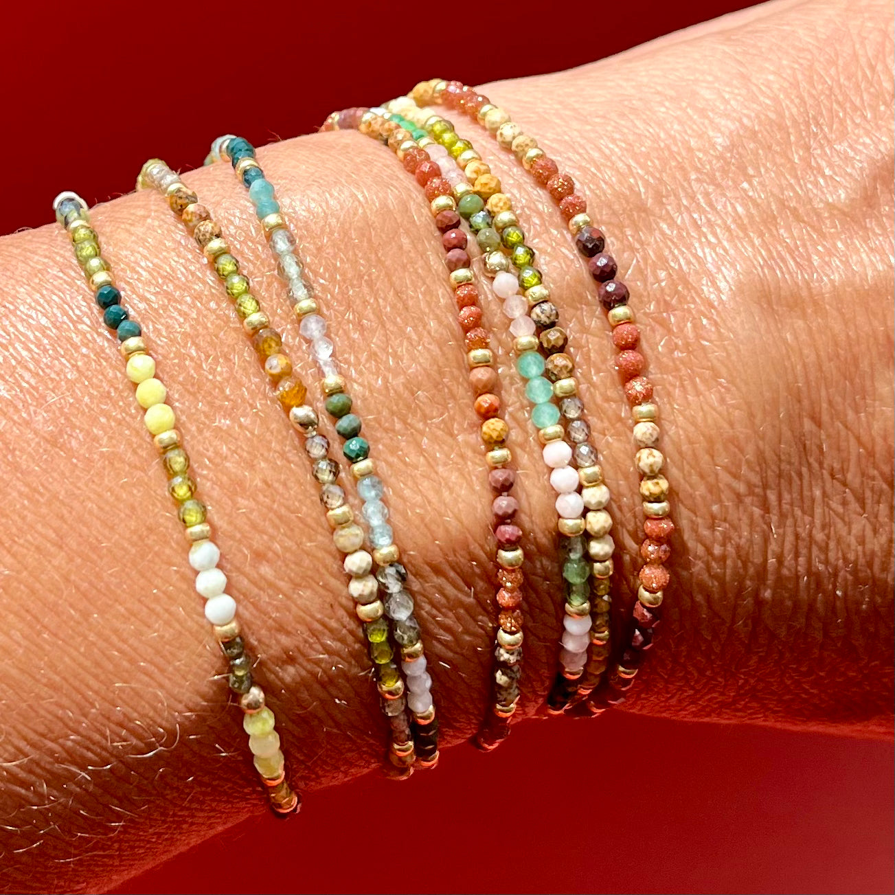 Bracelet Bella en pierres naturelles et perles dorées