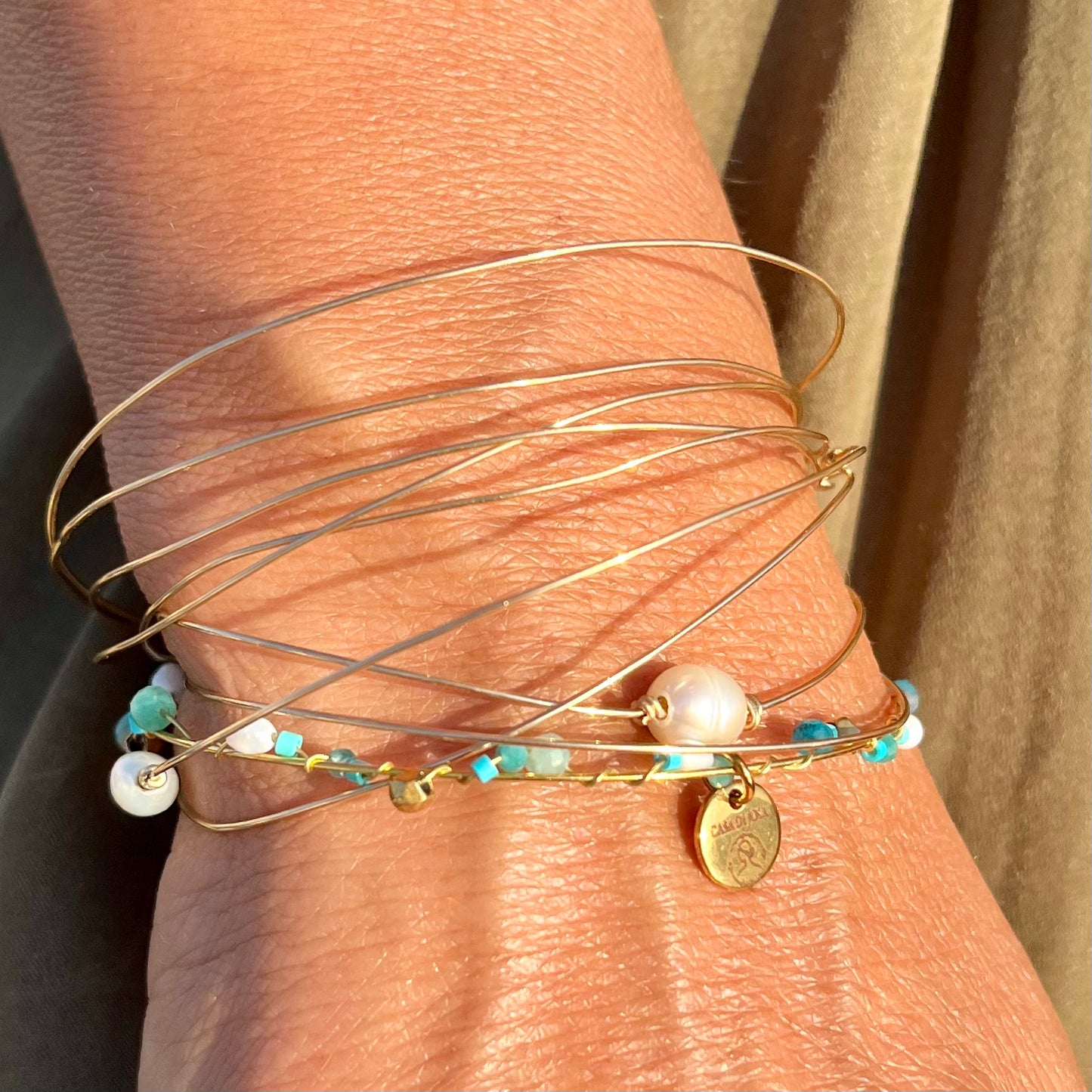 Bracelet Paulina, perles fines sur jonc fin