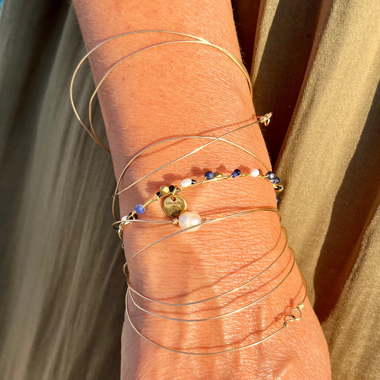 Bracelet Paulina, perles fines sur jonc fin