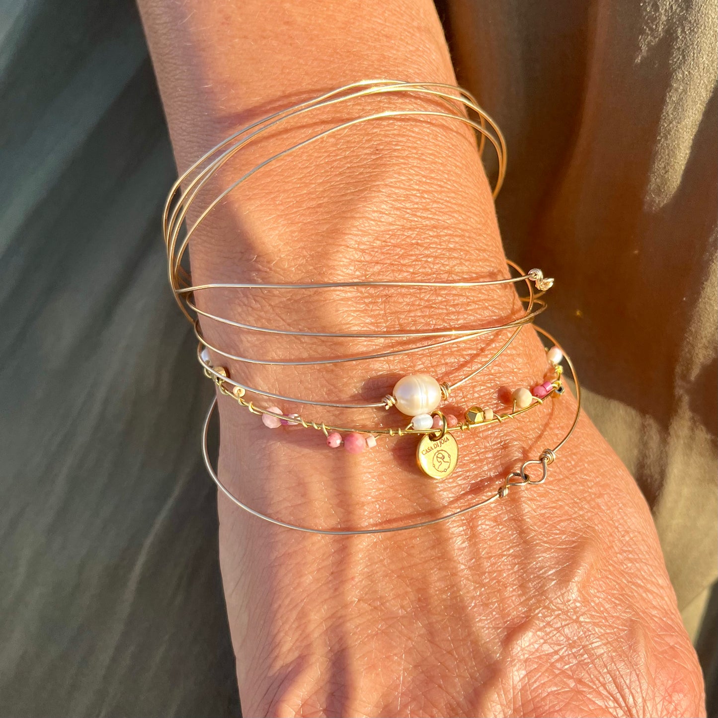 Bracelet Paulina, perles fines sur jonc fin
