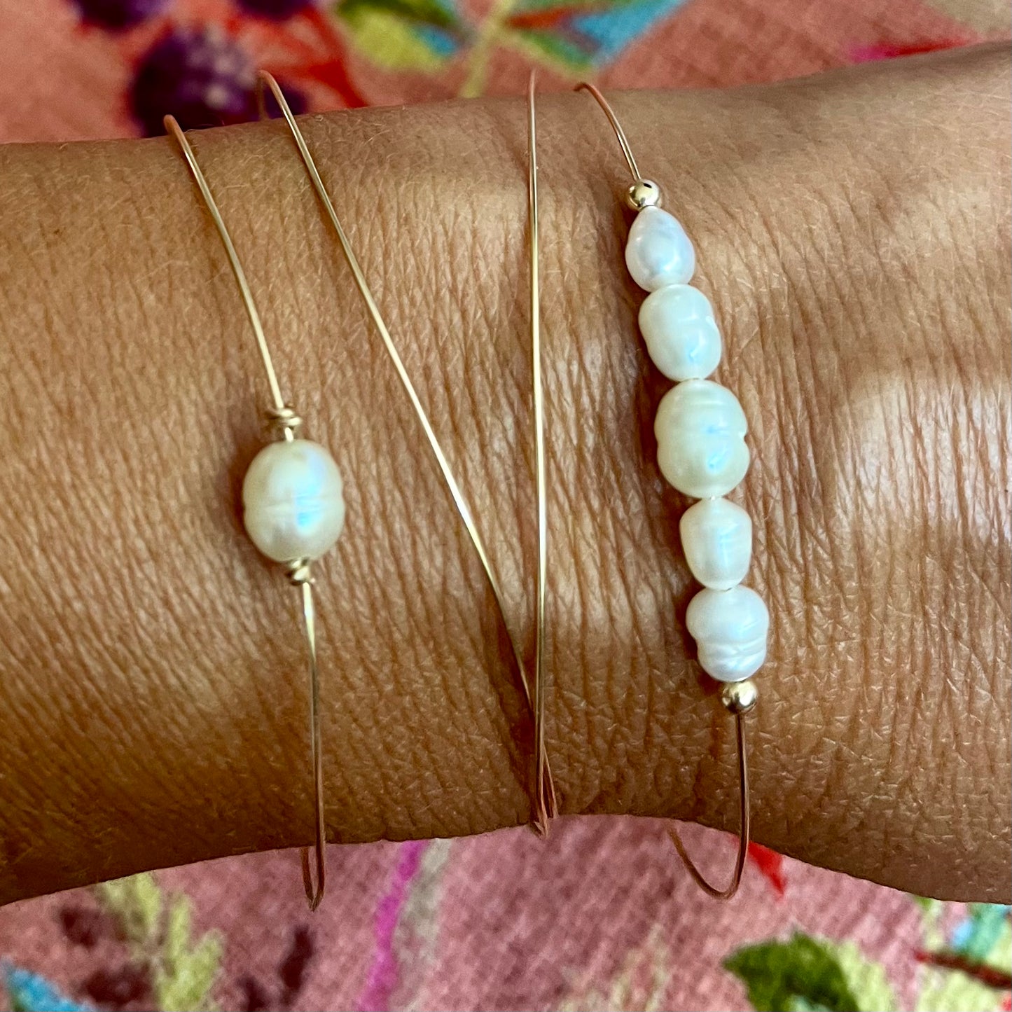 Bracelet Mariella jonc fin en gold filled ou argent 925 et perles de nacre