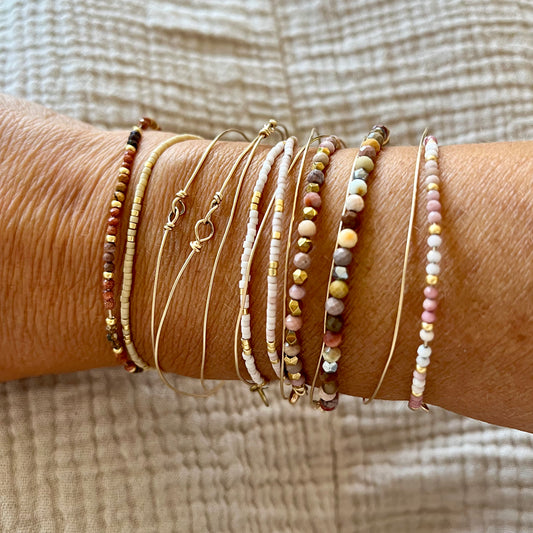 Bracelet Bellissima jonc gold filled en pierres naturelles et perles dorées