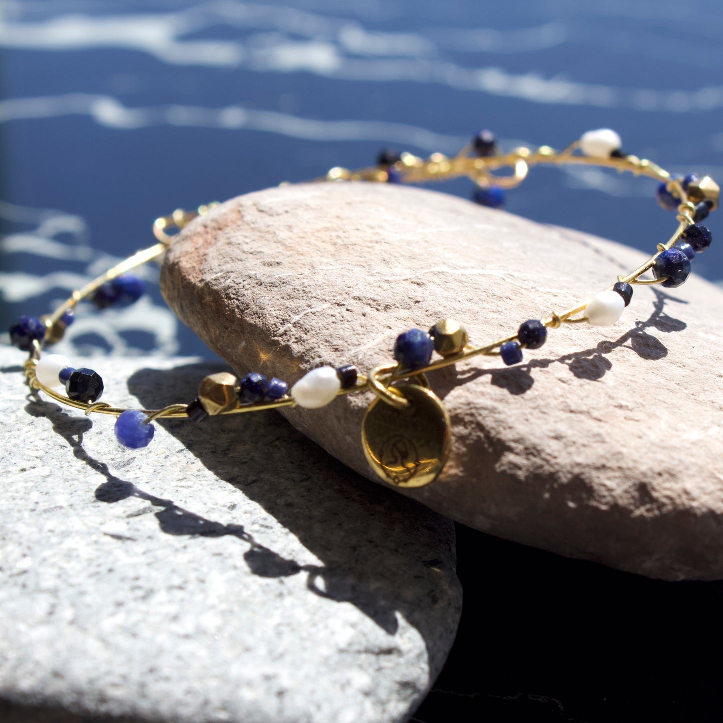 Bracelet Paulina, perles fines sur jonc fin