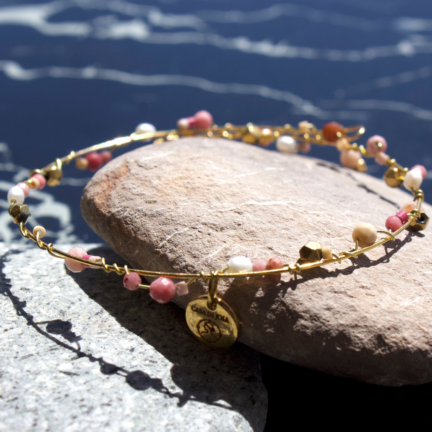 Bracelet Paulina, perles fines sur jonc fin