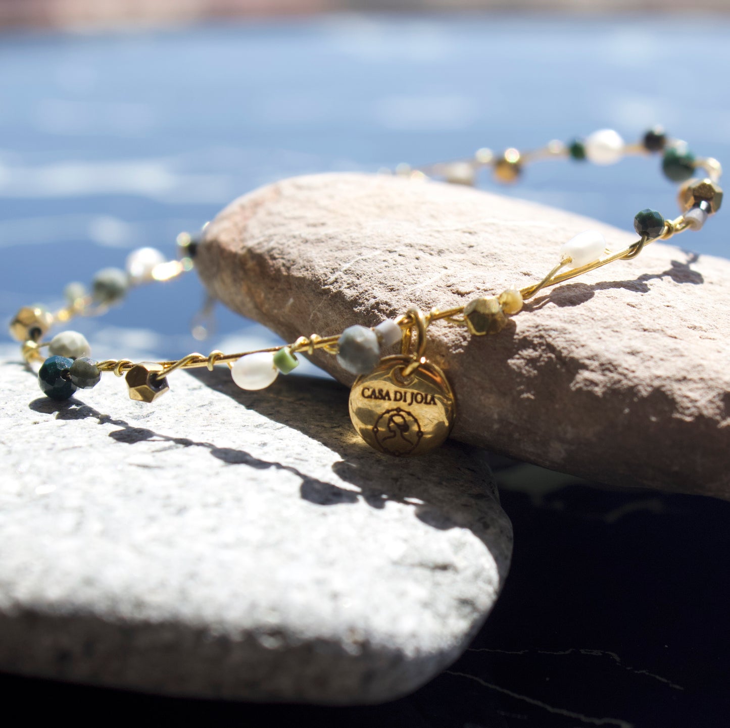 Bracelet Paulina, perles fines sur jonc fin
