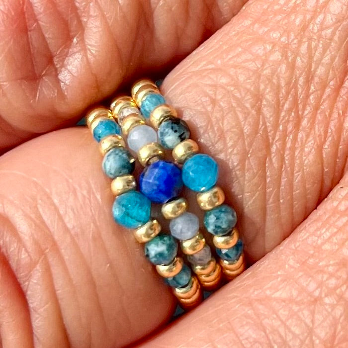 Bague Petra en pierres naturelles et perles dorées