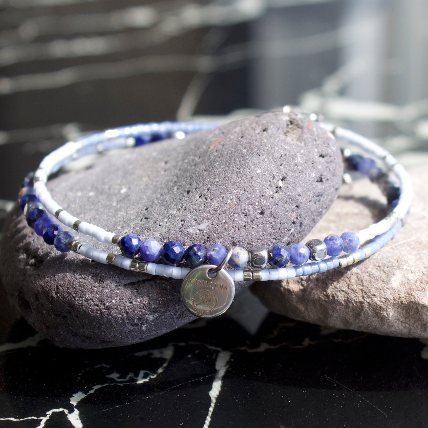 Bracelet Sandrina jonc 2 rangs en pierres naturelles et Miyuki doré ou argent