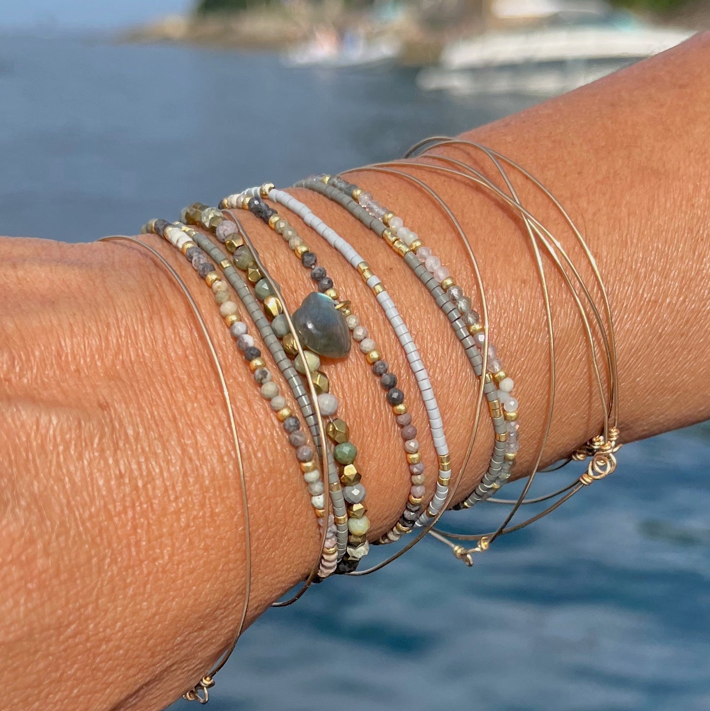 Bracelet Bella en pierres naturelles et perles argentées