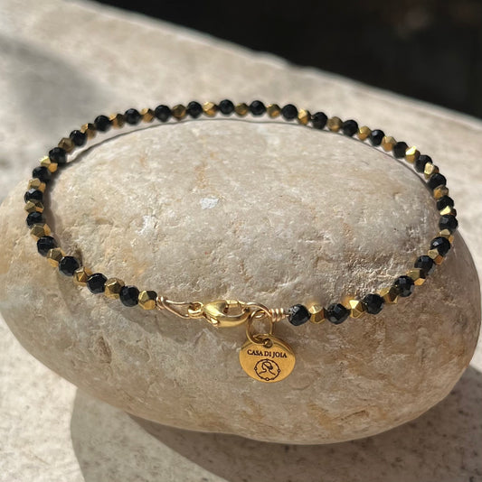 Bracelet Rocca en pierres naturelles et hématite dorée sur jonc gold filled