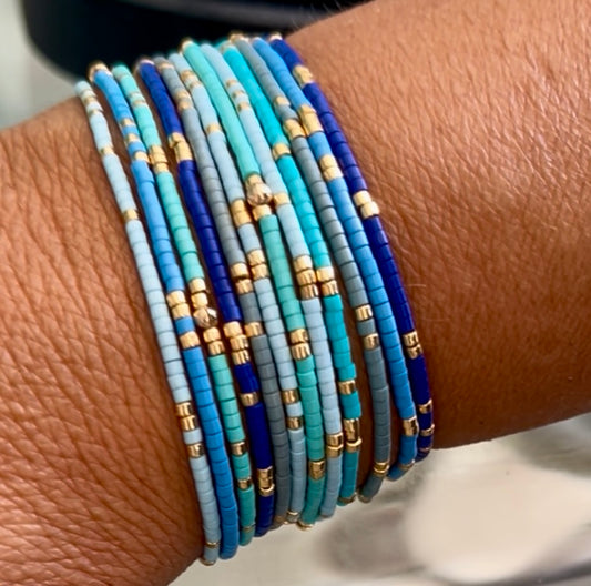 Bracelet Lucia en perles de Miyuki de couleur et perles argentées