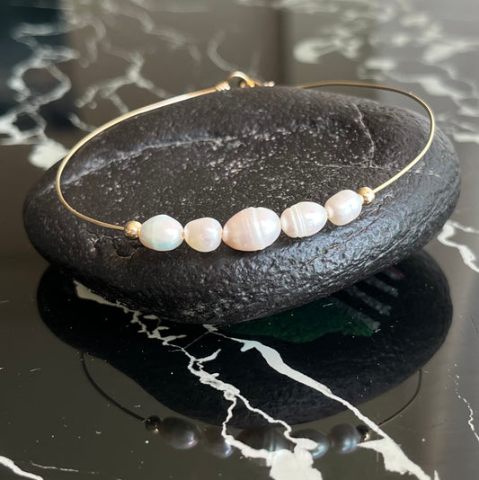 Bracelet Mariella jonc fin en gold filled ou argent 925 et perles de nacre